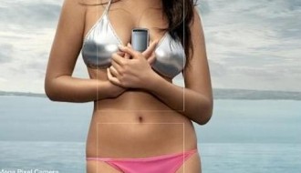 lg-bikini-phone-jessica-gomes-3